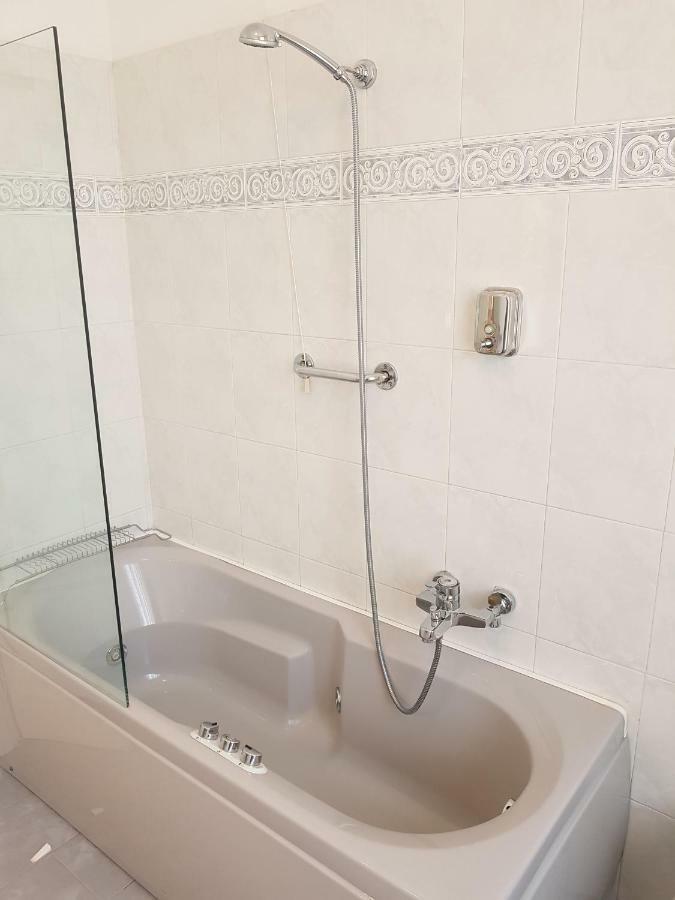 Casa Oliver Lucca Luaran gambar