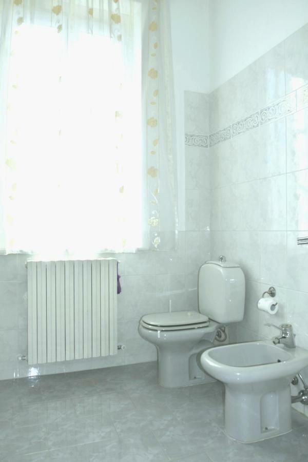 Casa Oliver Lucca Luaran gambar